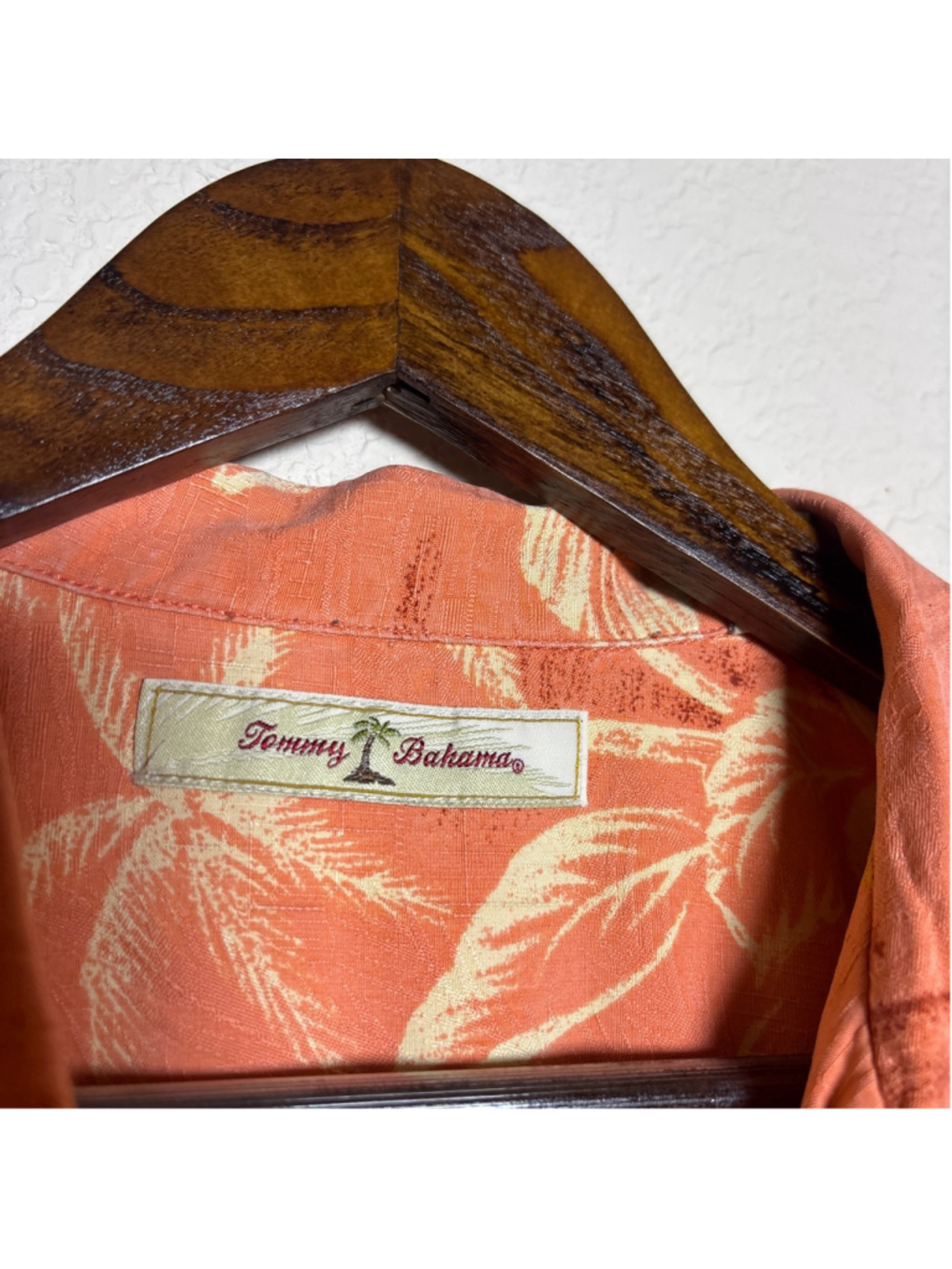 Tommy Bahama silk Hawaiian shirt large original loose fit - Picture 2 of 8